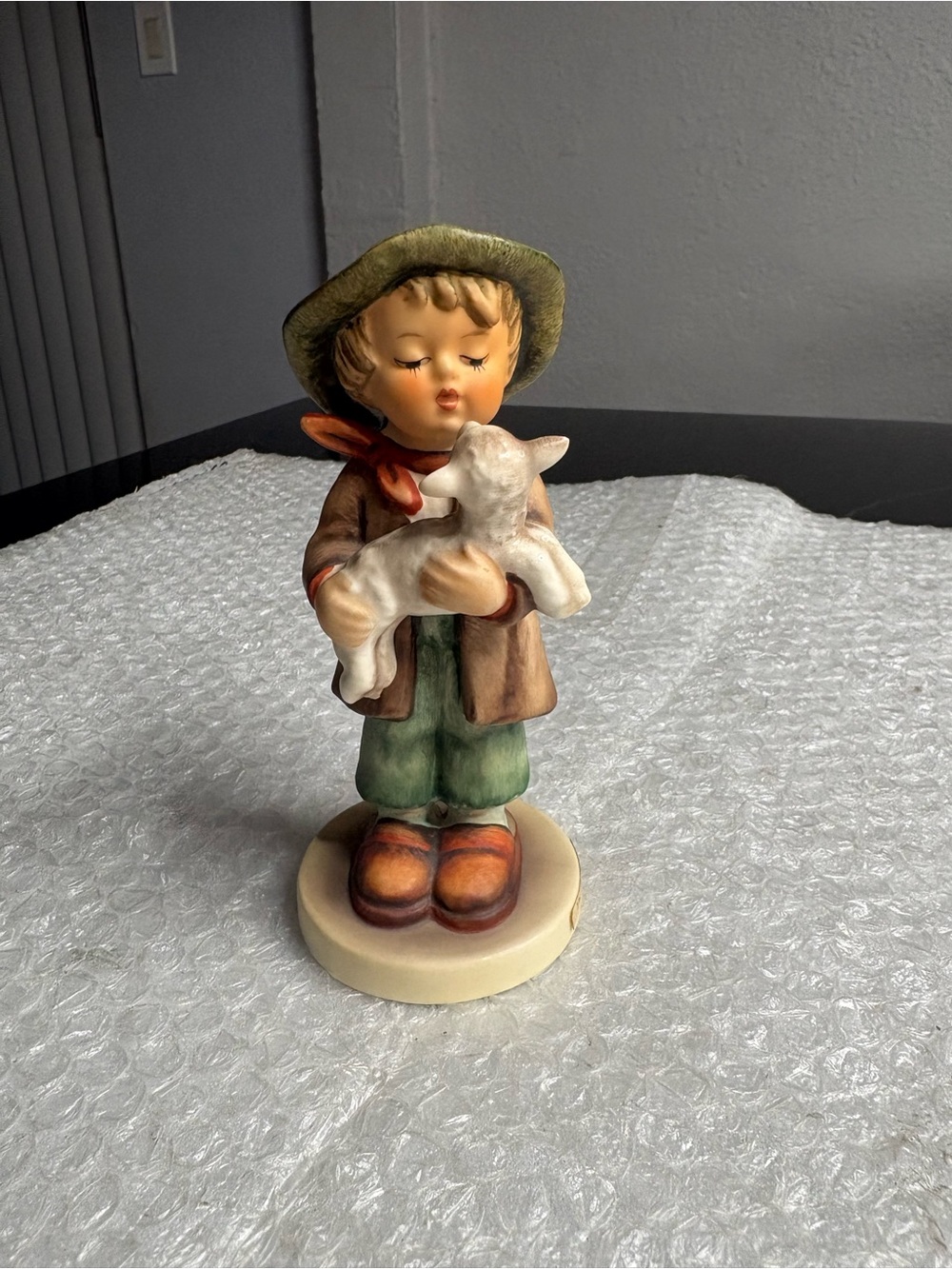M.J. Hummel Goebel figurine "Lost Sheep"
